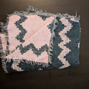 Aritzia Wilfred Blanket Scarf Green And Gray